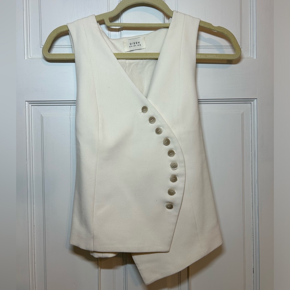 DISSH Cream Asymmetrical Button Vest